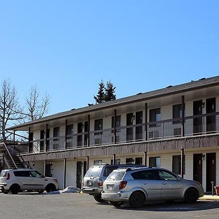 Golden West Motor Inn Carstairs Экстерьер фото